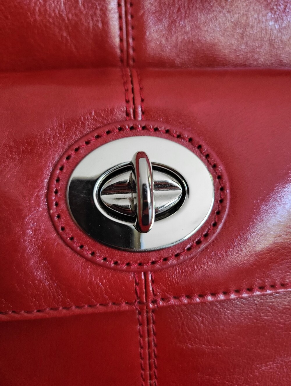 Danier Red Leather Laptop/Tote Bag with Front Turn-Lock - Picture 10 of 10